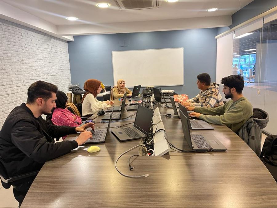 MBB Gençlik Merkezinde Autocad ve Photoshop Eğitimleri Başladı