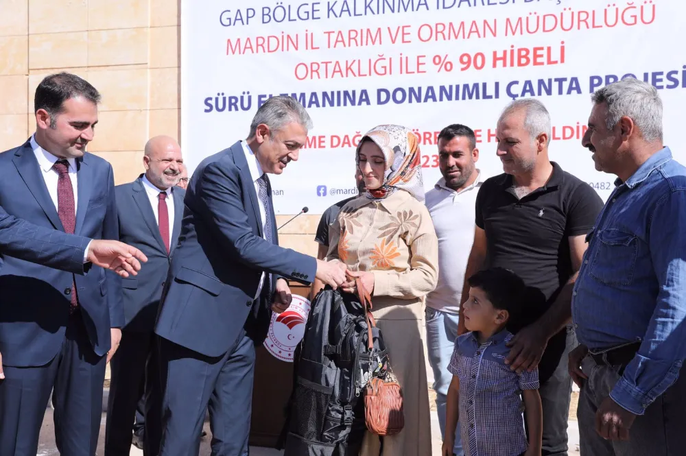 Vali Akkoyun, Sürü Elemanına Donanımlı Ekipman Dağıtım Programına Katıldı
