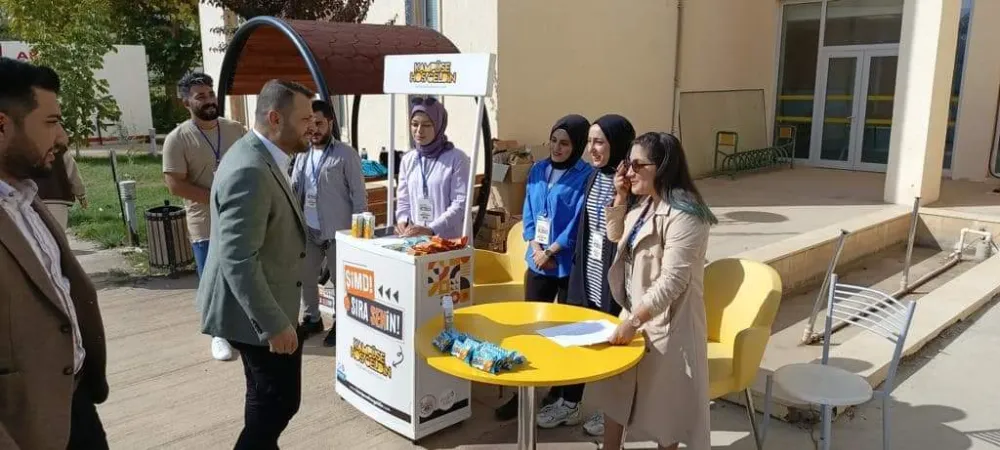 Başkan Alma ÜNİAK standını ziyaret etti