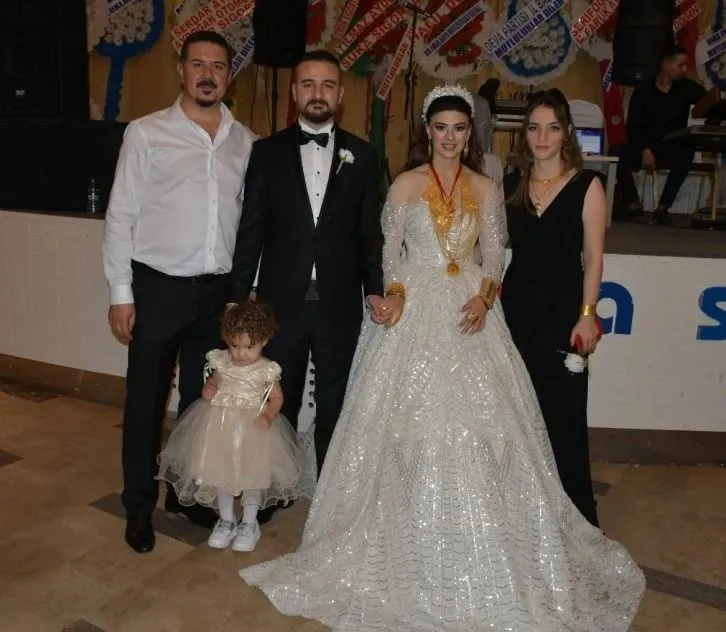 Aydoğan ve Sırdaş ailelerinin mutlu günü