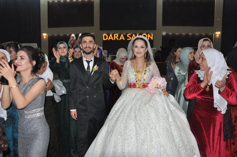 Yalçın ve Kadak ailelerinin görkemli düğünü yapıldı 