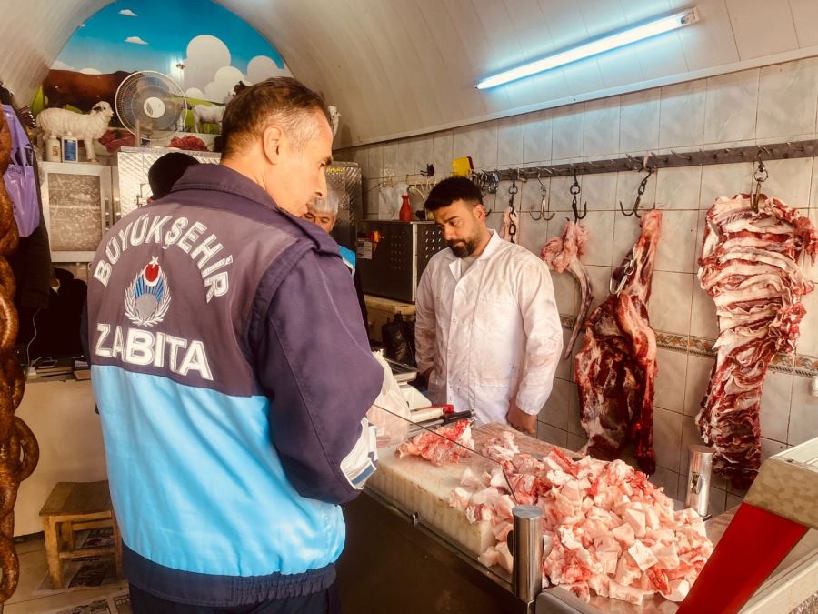 Zabıta ekipleri Ramazan denetimlerinde