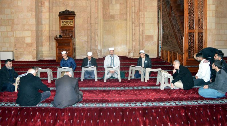 Kızıltepe tarihi Ulu Camilerde mukabele halkaları oluşmaya başladı