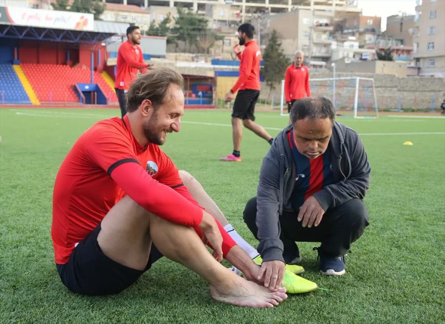 Down sendromlu taraftar, gönül verdiği futbol takımının maçlarını kaçırmıyor