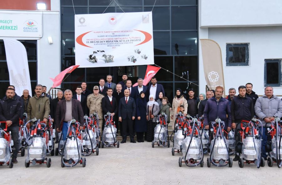  “El Değmeden Hijyenik Sütler Projesi” kapsamında üreticilere süt sağım makinesi dağıtıldı