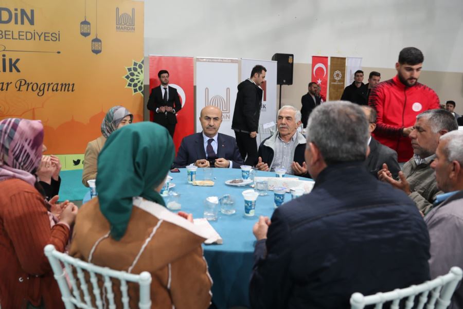 Vali Demirtaş Derikli Vatandaşlar İle İftarını Açtı