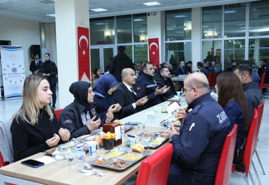 Vali Demirtaş, Belediye Personelleri İle İftarda Buluştu