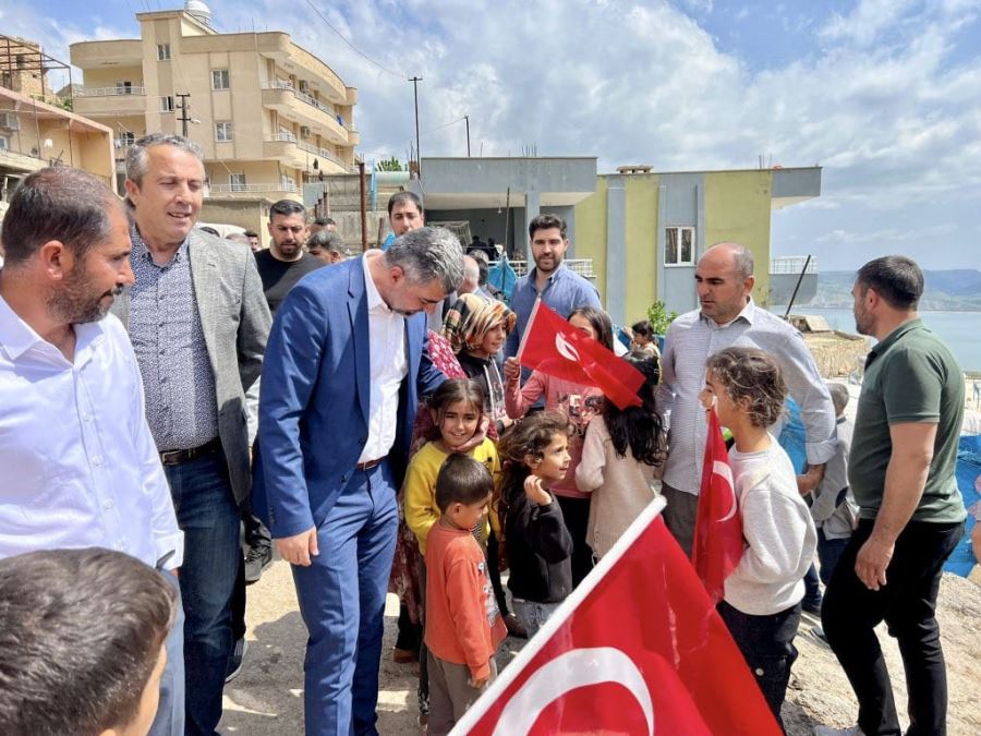 AK Parti Mardin Milletvekili adayı Faruk Kılıç seçim çalışmasını Dargeçit’te sürdürdü  