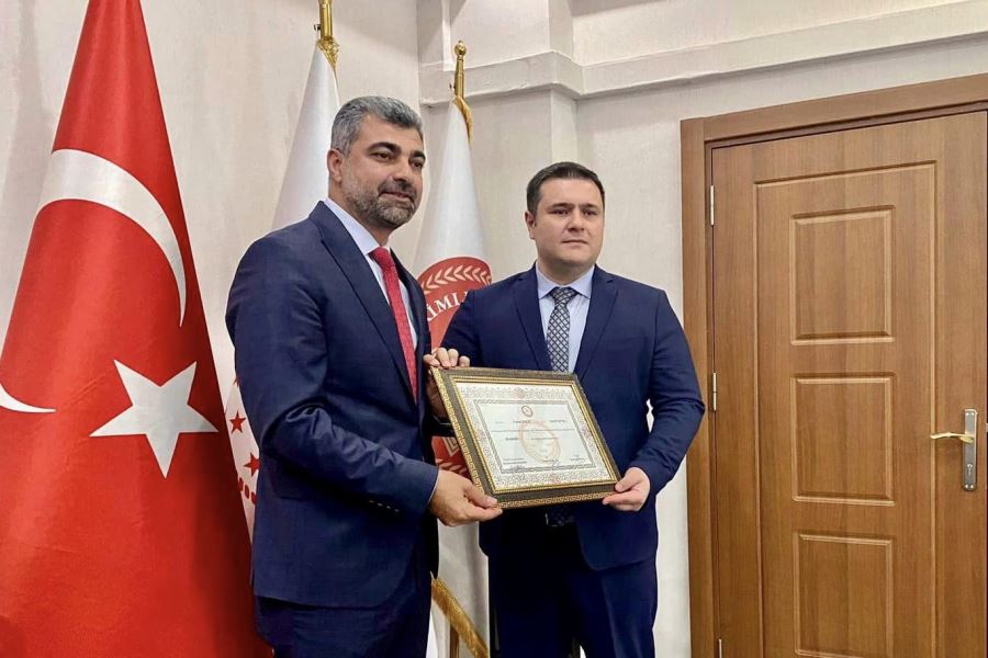 AK Parti Mardin milletvekilleri mazbatalarını aldı