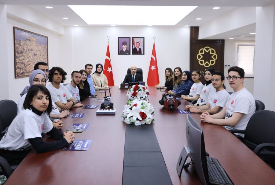 TEKNOFEST’e Katılan Öğrencilerden Vali Demirtaş’a Teşekkür Ziyareti
