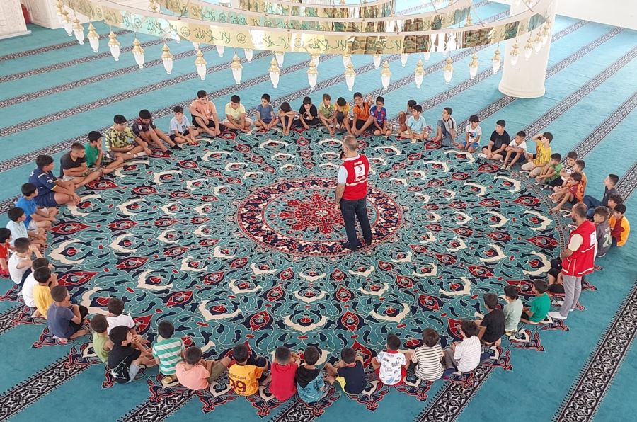 Artuklu Kızılay Şubesinden Kuran Kursu öğrencilerine ziyaret