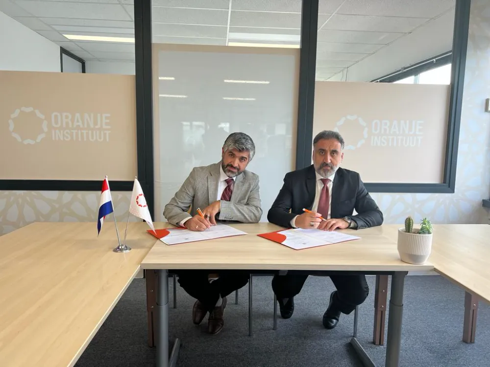 Özcoşar Hollanda’da Eğitim Gündemli Üst Düzey Görüşmeler Gerçekleştirdi