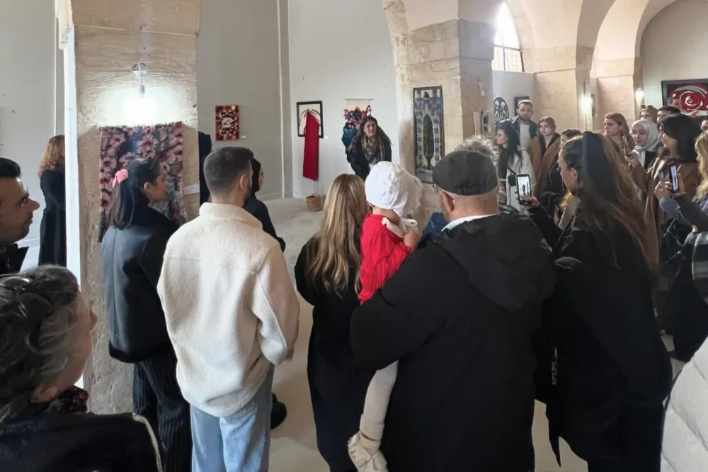 ALACA SERGİSİNE YOĞUN İLGİ