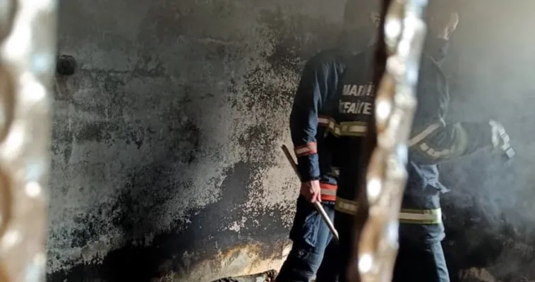 Kızıltepe’de çıkan yangında ev kullanılamaz hale geldi