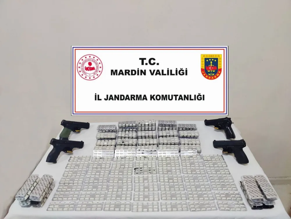 Kızıltepe’de jandarma’nın durdurduğu ticari taksiden uyuşturucu hap çıktı