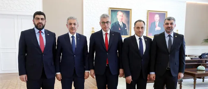 Mardin heyetinden Sağlık Bakanı Memişoğlu’na ziyaret