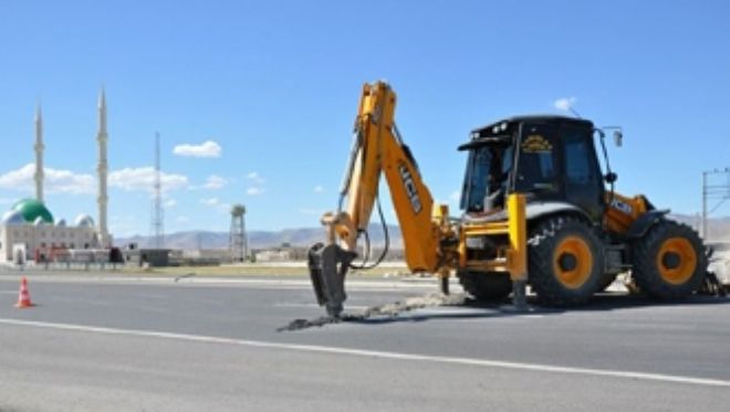 Kızıltepe Hububat Ticaret merkezine kavşak çalışmalarına başlandı