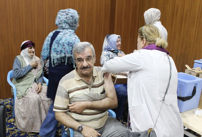 Hacı adayları aşılandı