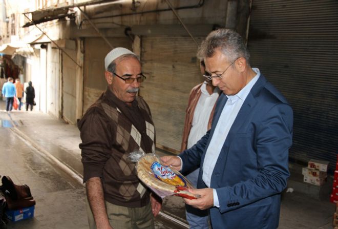 Mardin Valisi çarşı esnafını ziyaret etti