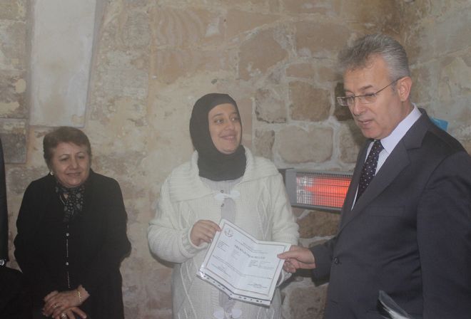 Mardinli kadınlar okur-yazar sertifikası aldı