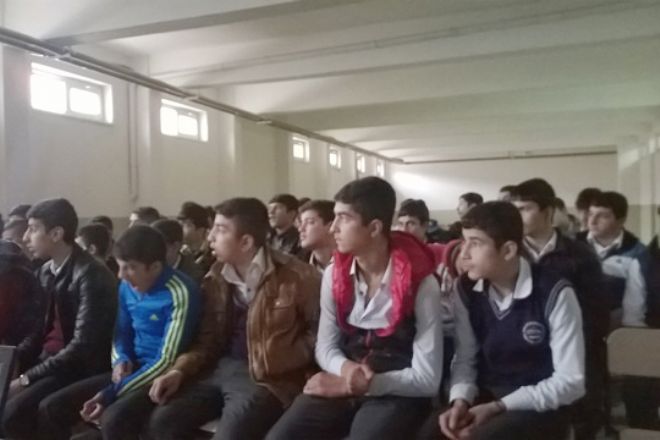 Lise öğrencilerine sigaranın zararları anlatıldı